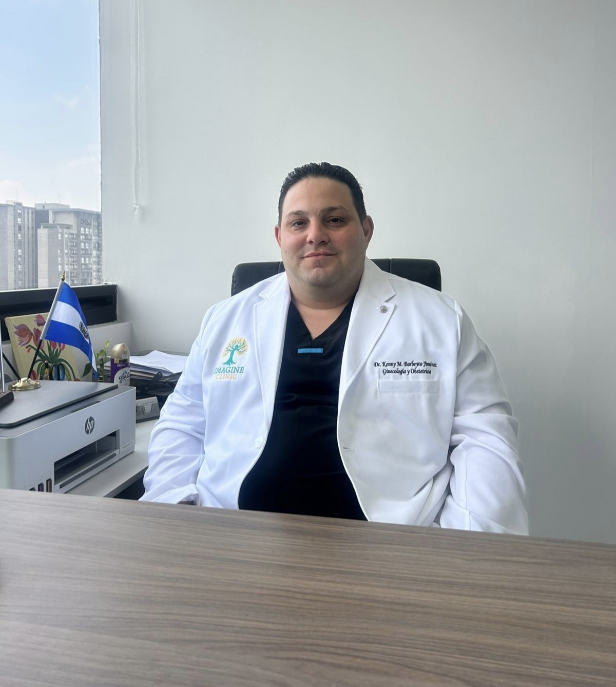 Dr. Kenny Barbeyto Jiménez